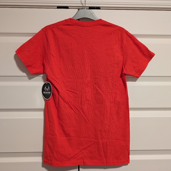 NWT Realtree Outfitters Women's Small Tshirt Red Leopard Antlers - Picture 6 of 7